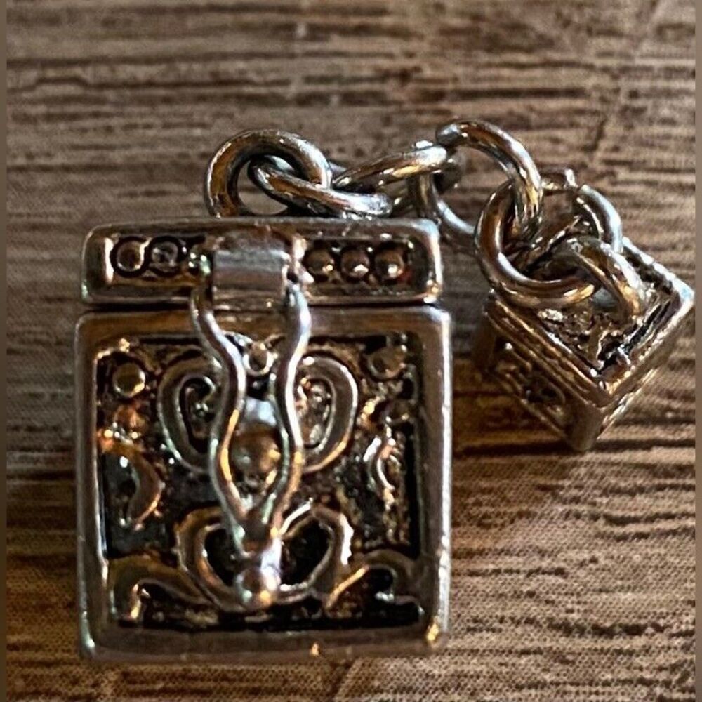 Women’s Charm Toy Box Opens Silver Tone 3/4”